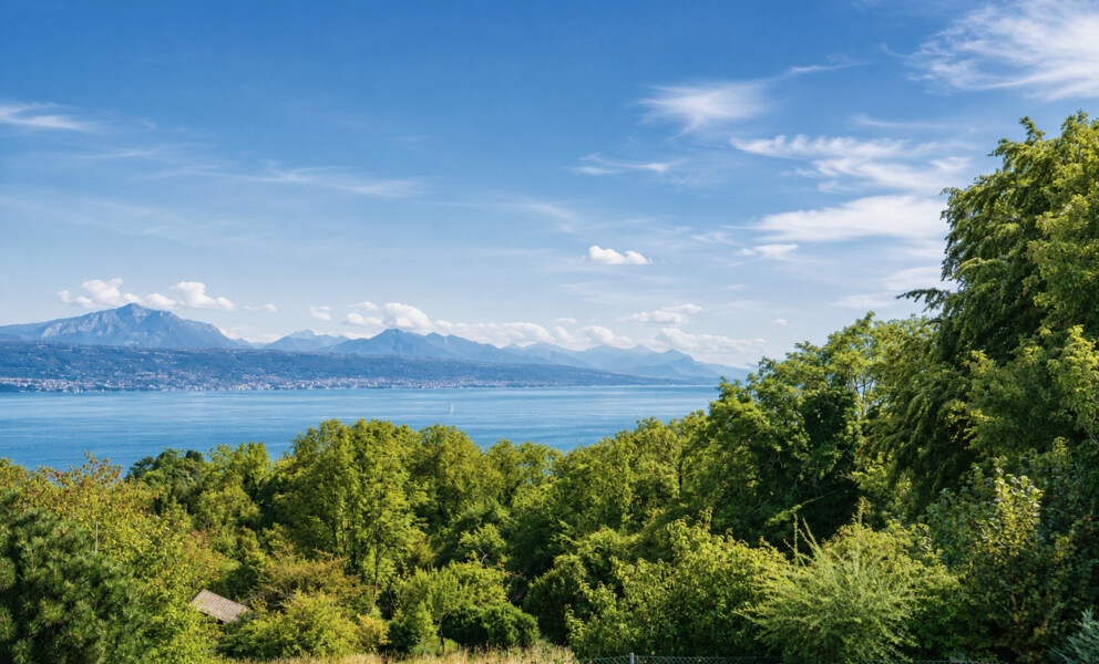 EXCEPTIONNELLE VILLA DANS UN EMPLACEMENT PRIVILÉGIÉ