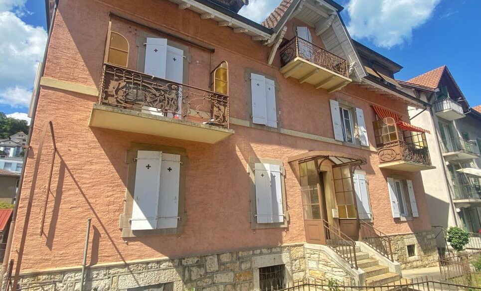 À SAISIR ! BEL IMMEUBLE LOCATIF PROCHE DE NEUCHÂTEL