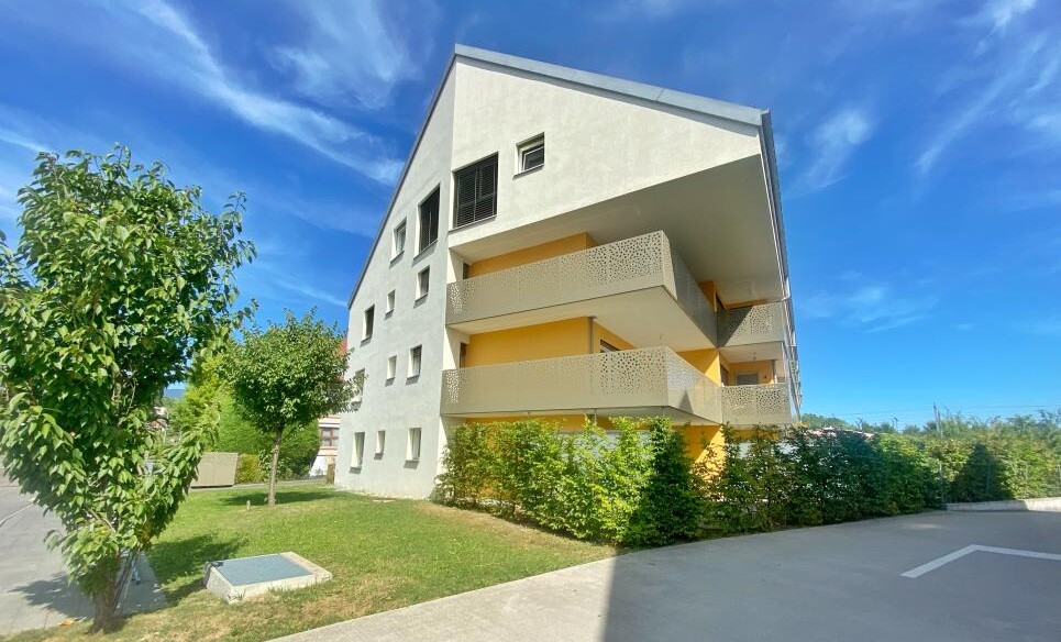 DISPONIBLE DE SUITE, RÉCENT AVEC JARDIN !