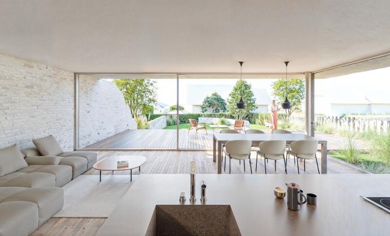 UNIQUE AU BORD DU LAC ! CHANTIER EN COURS !