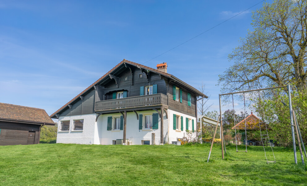 CHALET AU CALME AVEC GRAND JARDIN
