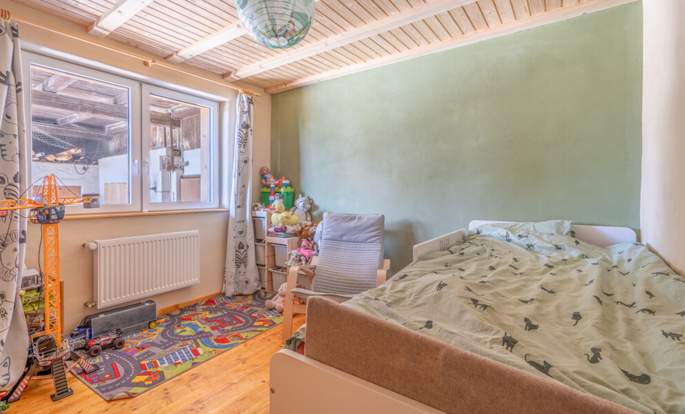 CHARME & CONVIVIALITÉ AU COEUR DE PRAHINS – IDÉAL POUR UNE FAMILLE