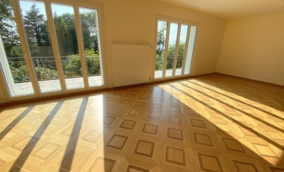 MAGNIFIQUE PROPRIETE PROCHE DE LAUSANNE