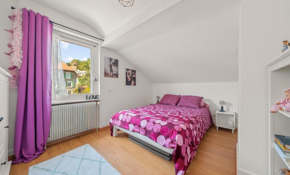 VILLA FAMILIALE AVEC PISCINE AU COEUR DE LUCENS