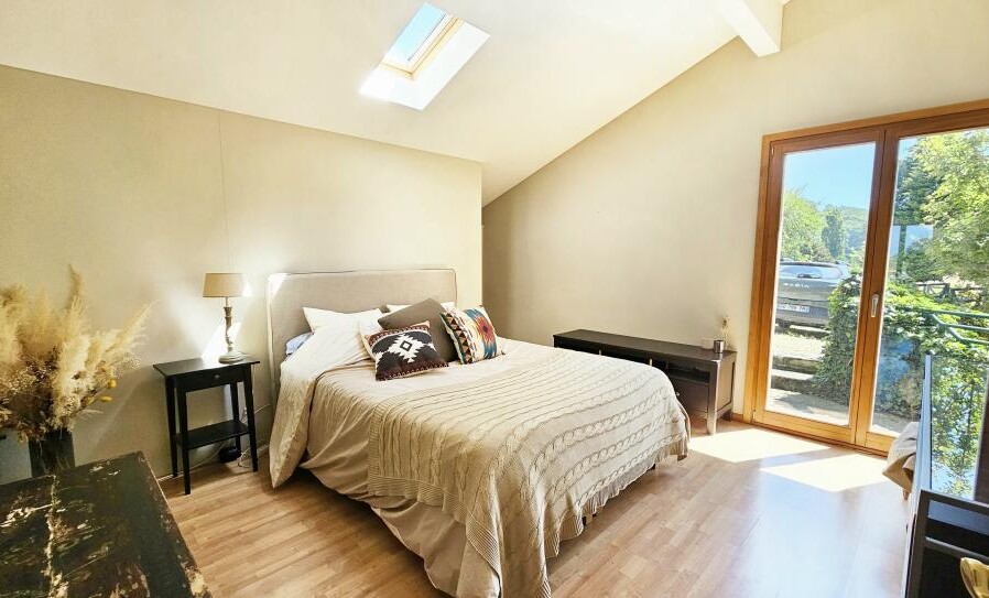 Spacieuse avec vue spectaculaire et grand jardin