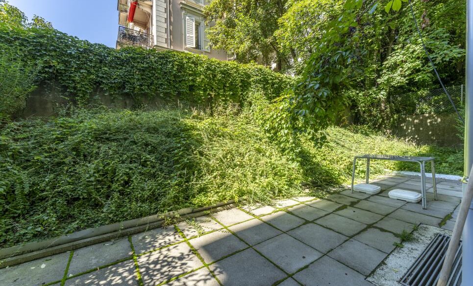 EMPLACEMENT RARE, À DEUX PAS DU CENTRE-VILLE !