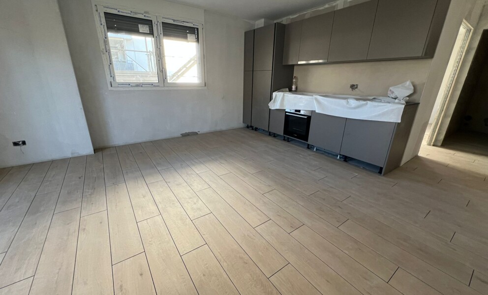 DERNIER STUDIO AU REZ-DE-JARDIN !