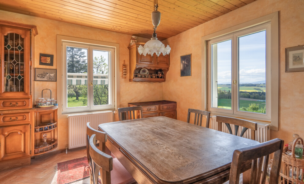 CHALET AU CALME AVEC GRAND JARDIN