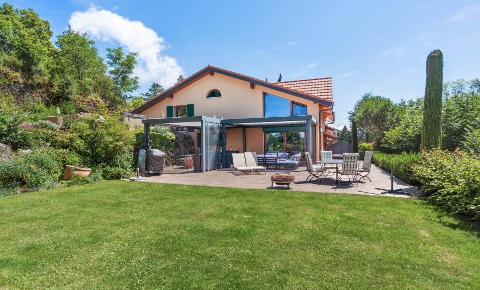 Spacieuse avec vue spectaculaire et grand jardin