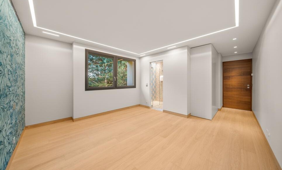 Superb Townhouse with Garden and Pool in the Heart of Chailly