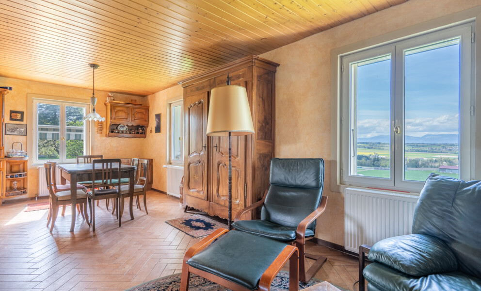 CHALET AU CALME AVEC GRAND JARDIN