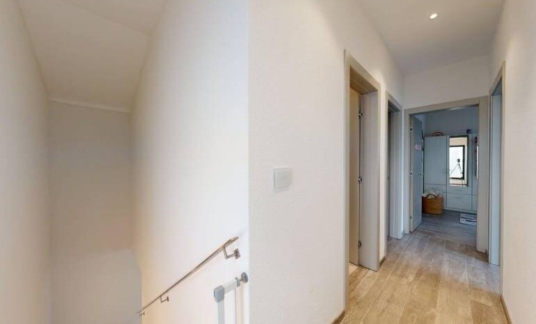 LES MONTS-DE-CORSIER - VILLA JUMELLE CONTEMPORAINE DE 5.5 PIECES