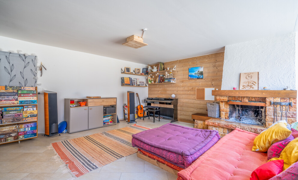 CHARME & CONVIVIALITÉ AU COEUR DE PRAHINS – IDÉAL POUR UNE FAMILLE