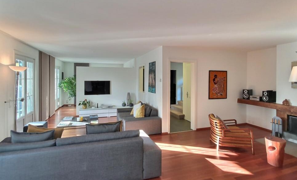 MAGNIFIQUE DEMEURE AVEC JACUZZI