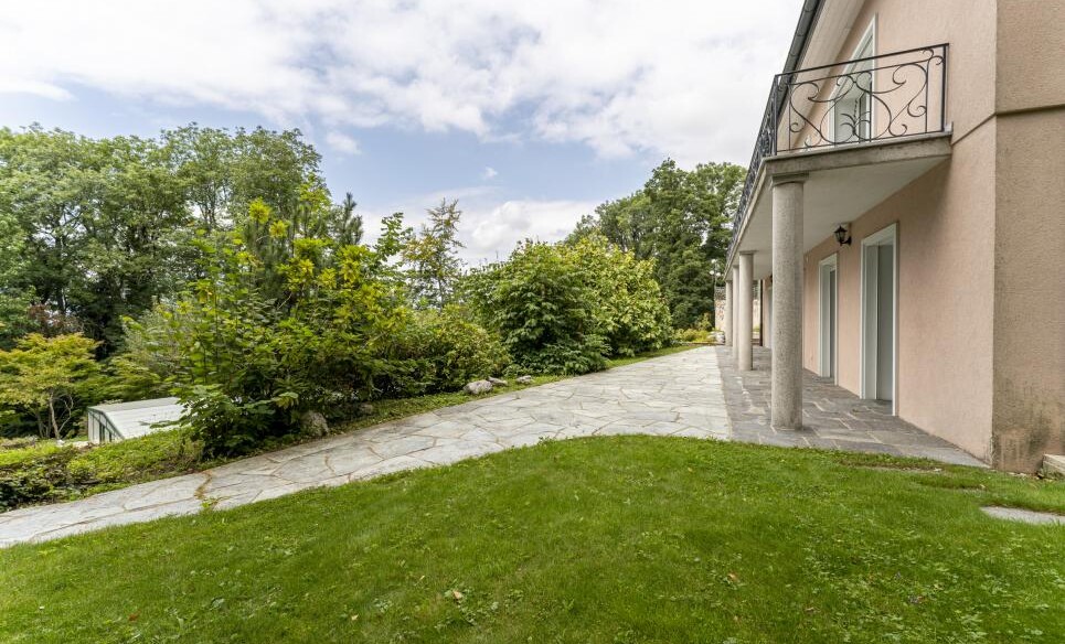 MAGNIFIQUE PROPRIETE PROCHE DE LAUSANNE