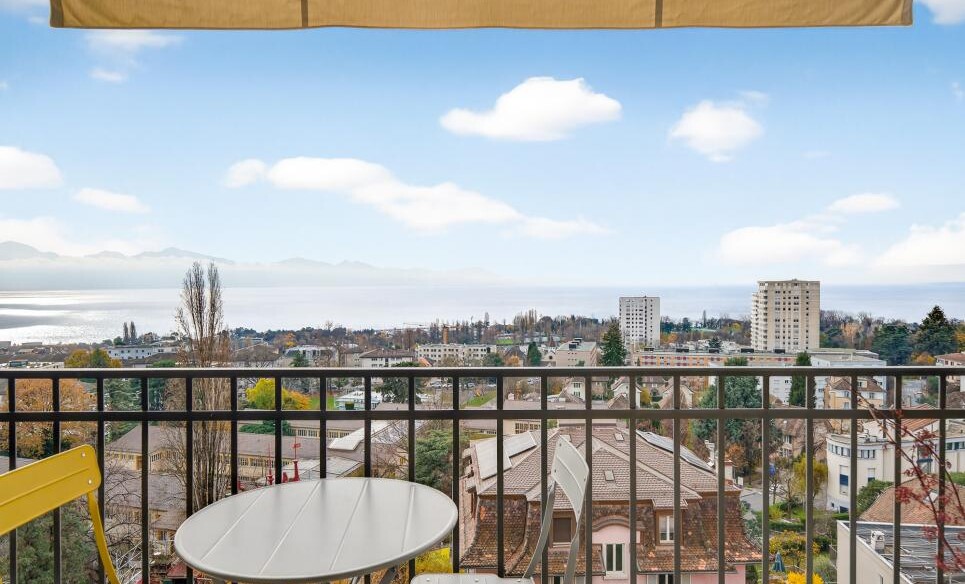 ATTIQUE AVEC VUE PANORAMIQUE - SOUS GARE