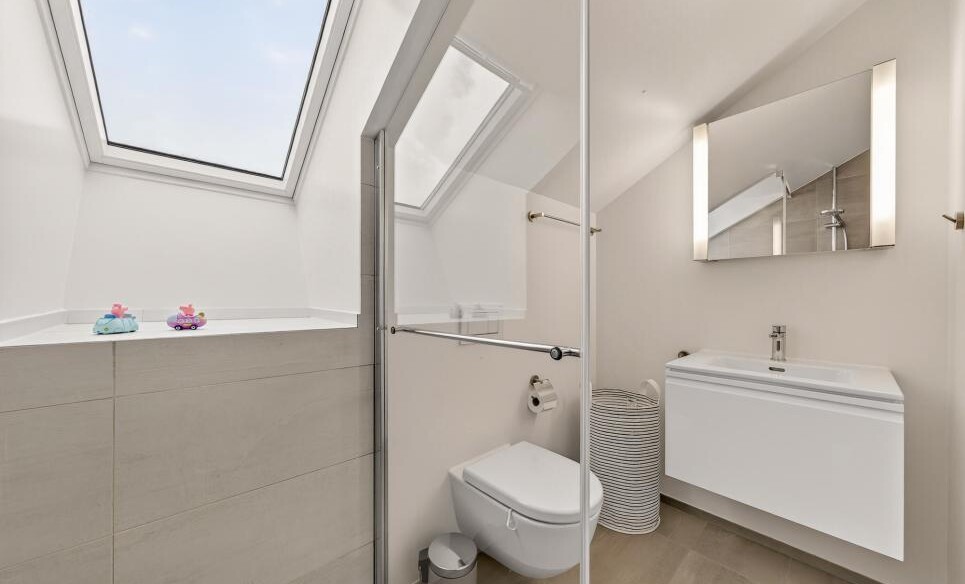 ATTIQUE AVEC VUE PANORAMIQUE - SOUS GARE