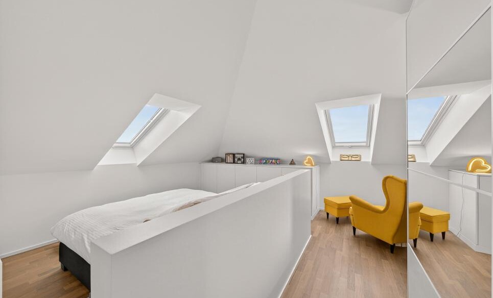 ATTIQUE AVEC VUE PANORAMIQUE - SOUS GARE