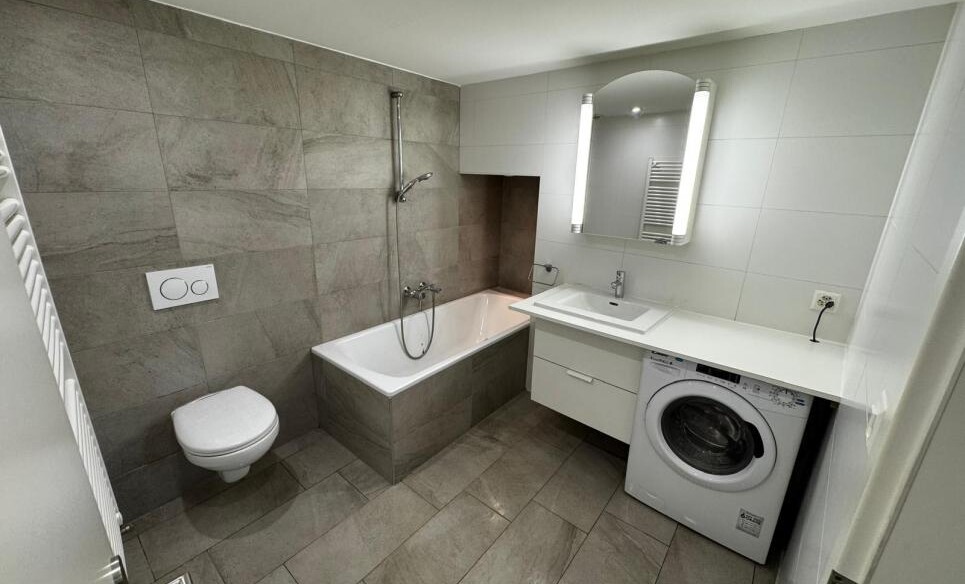 IMMEUBLE REFAIT A NEUF 4.7% NET