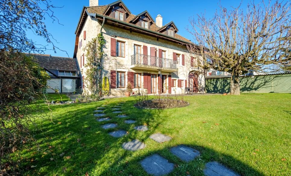 OPPORTUNITÉ RARE DE VIVRE DANS UN CADRE ENCHANTEUR