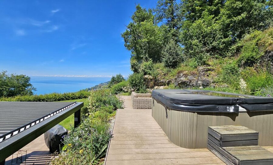 Spacieuse avec vue spectaculaire et grand jardin