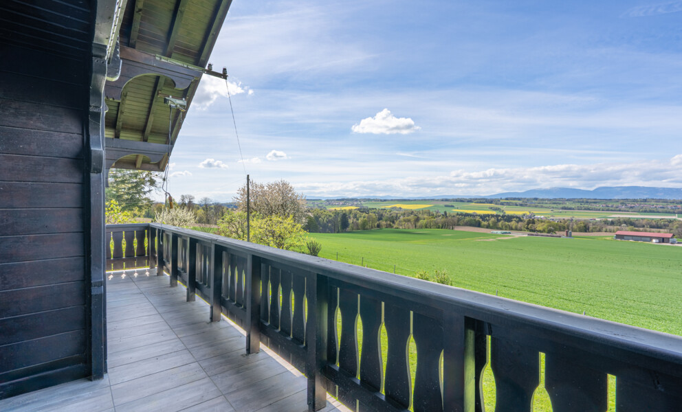 CHALET AU CALME AVEC GRAND JARDIN