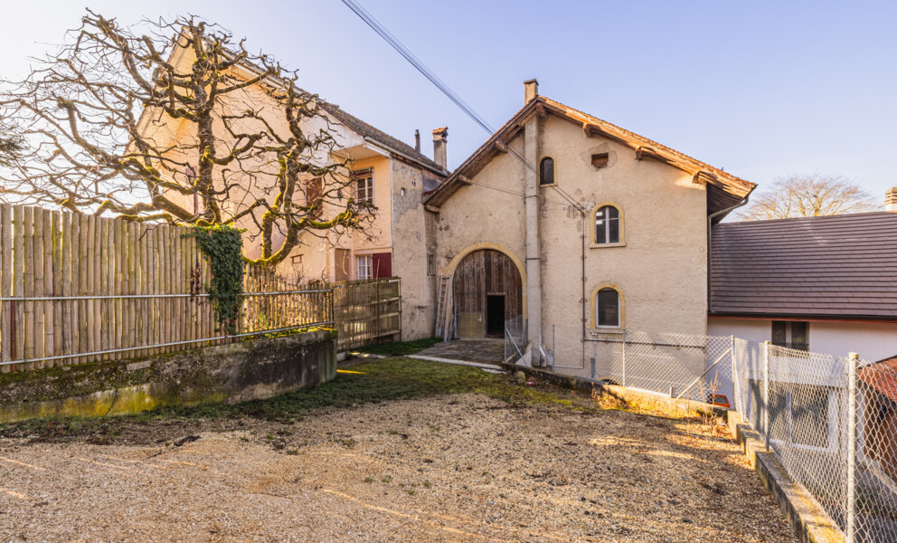 MAISON D'HABITATION AVEC POTENTIEL CONSTRUCTIBLE A CHAVORNAY