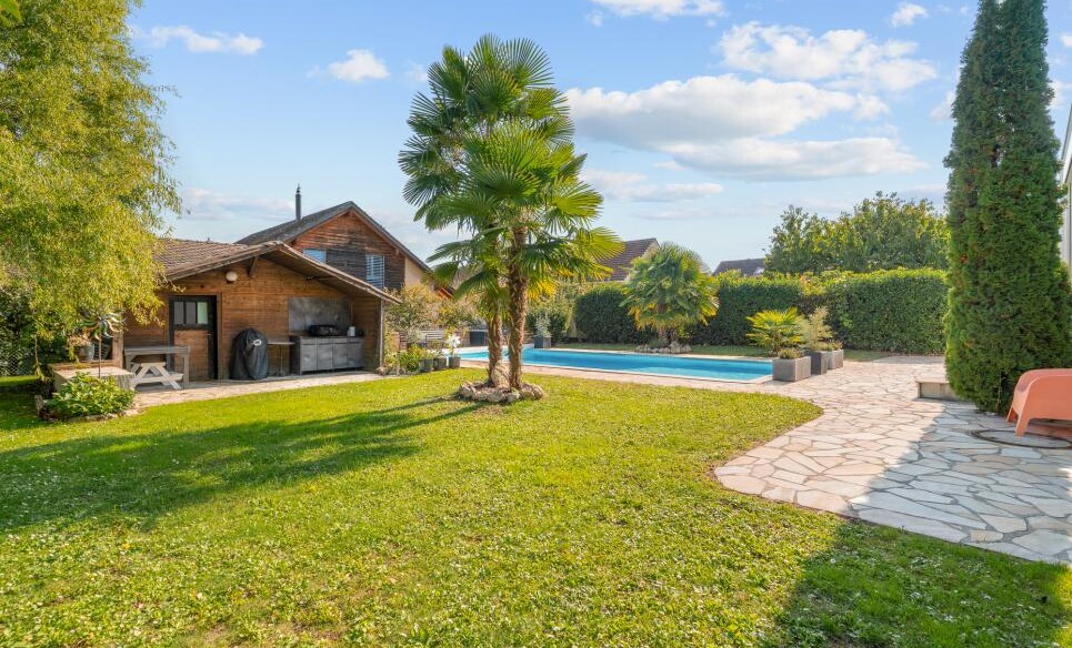 VILLA FAMILIALE AVEC PISCINE AU COEUR DE LUCENS