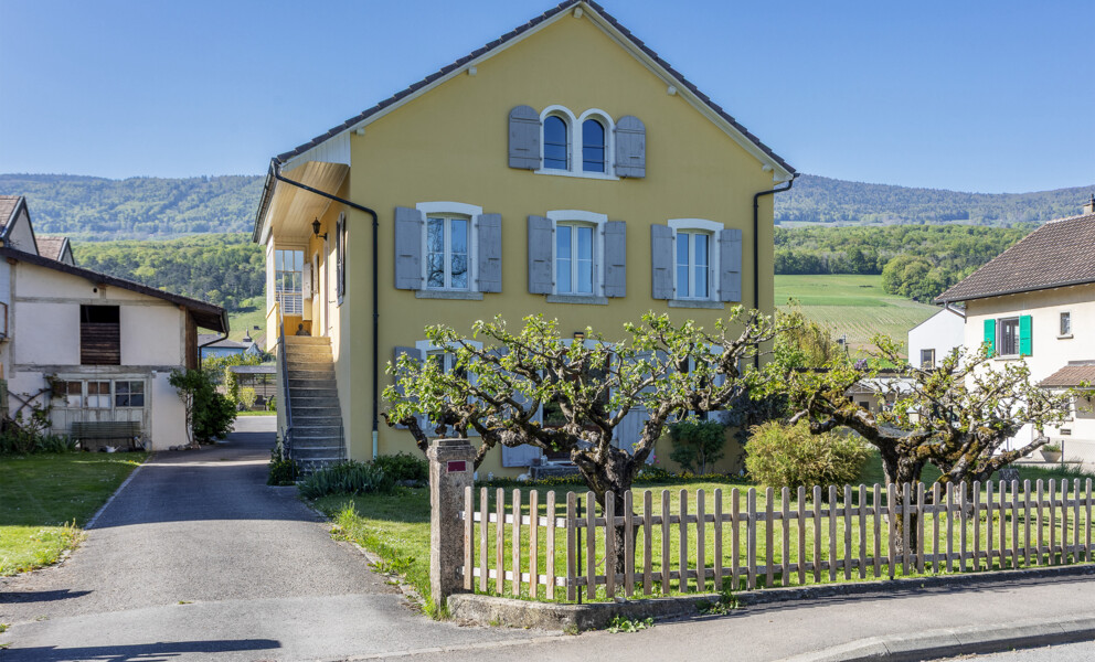 MAISON LOCATIVE (OU D'HABITATION) PARFAITEMENT SITUEE A CHAMPAGNE !