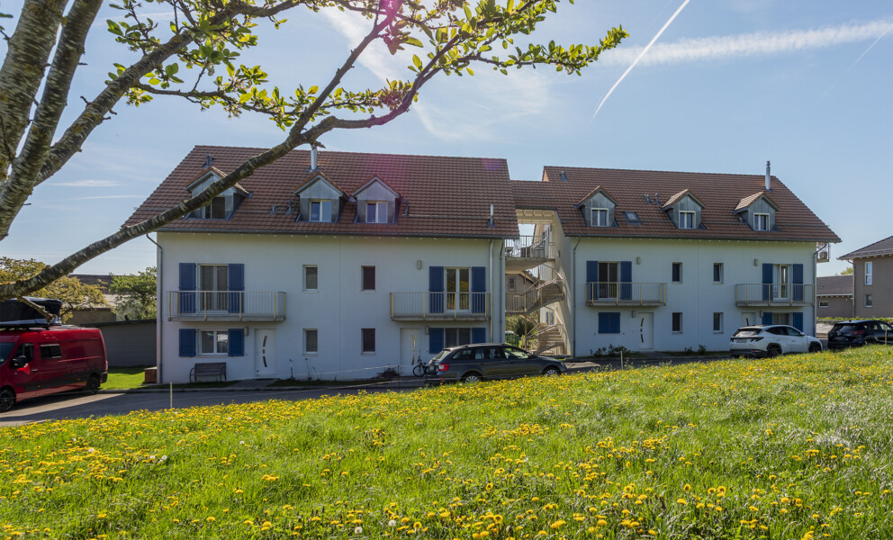 A CUARNENS, ATTIQUE 5.5 PIECES AVEC MEZZANINE DE 200 M2 POUR FAMILLE
