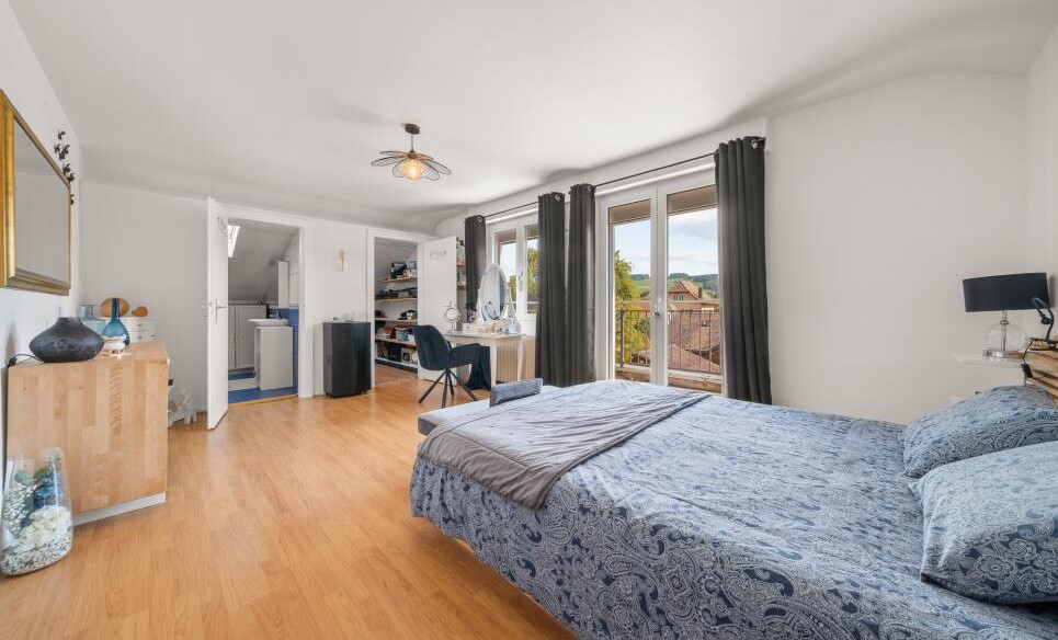 VILLA FAMILIALE AVEC PISCINE AU COEUR DE LUCENS