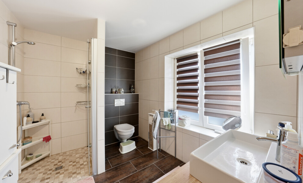 MAISON FAMILIALE AU CALME AVEC GRAND JARDIN