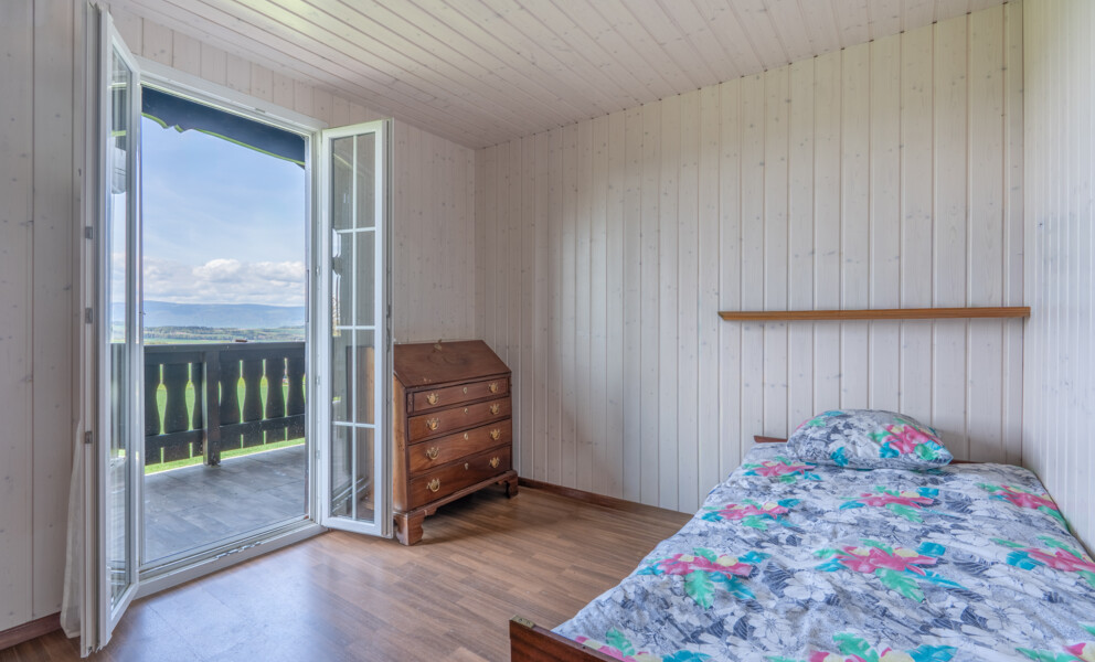 CHALET AU CALME AVEC GRAND JARDIN