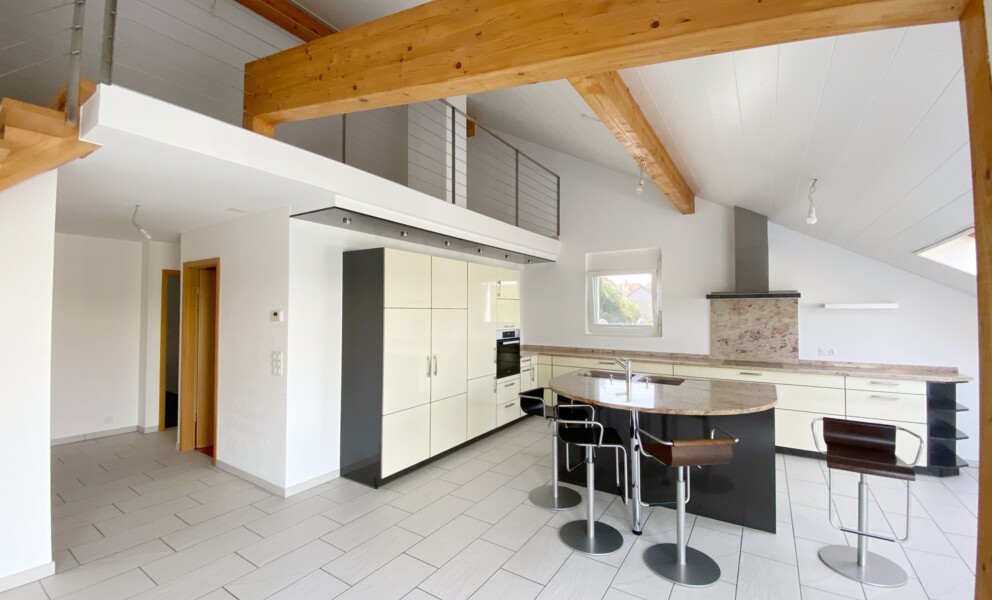 APPARTEMENT ATTIQUE AVEC TERRASSE IDEALEMENT SITUE A ORBE !