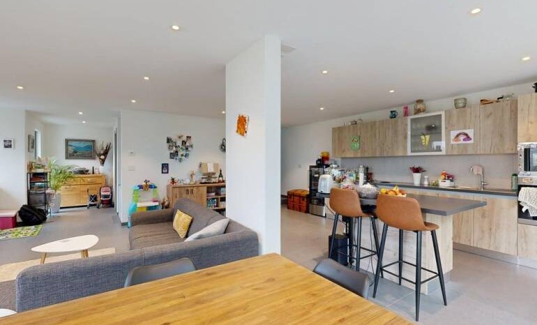 LES MONTS-DE-CORSIER - VILLA JUMELLE CONTEMPORAINE DE 5.5 PIECES