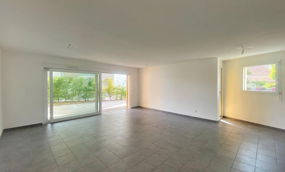 DISPONIBLE DE SUITE, RÉCENT AVEC JARDIN !