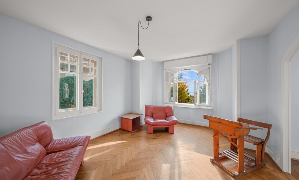 Villa de caractère à Lausanne avec jardin et permis en force