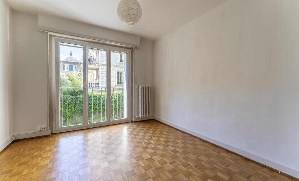 DISPONIBLE DE SUITE ! EMPLACEMENT RARE, À DEUX PAS DU CENTRE-VILLE !