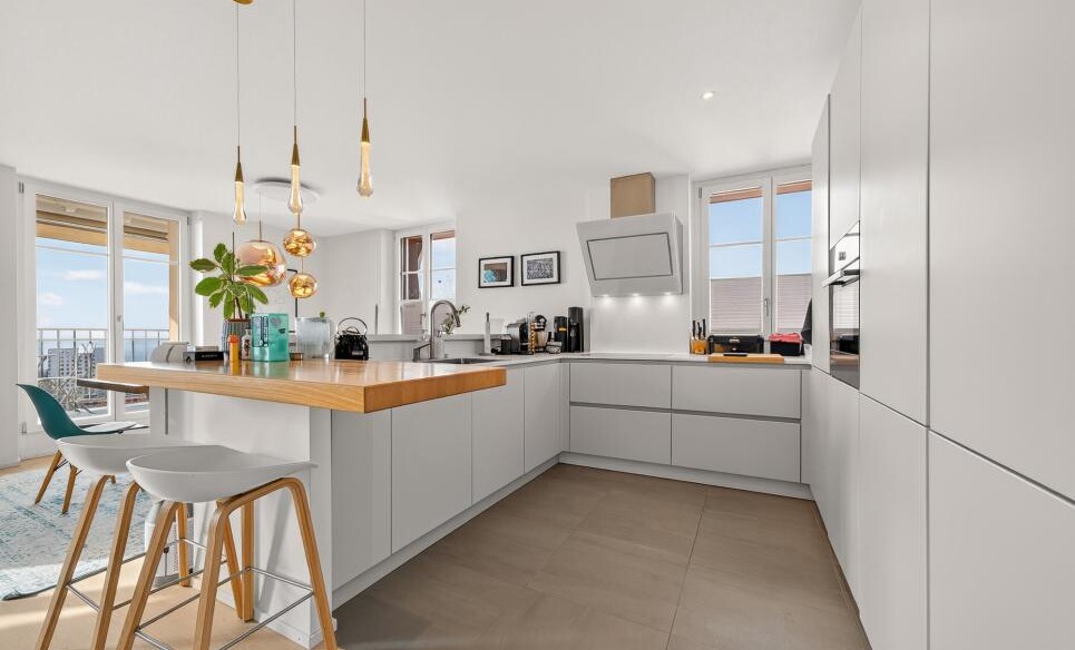 ATTIQUE AVEC VUE PANORAMIQUE - SOUS GARE