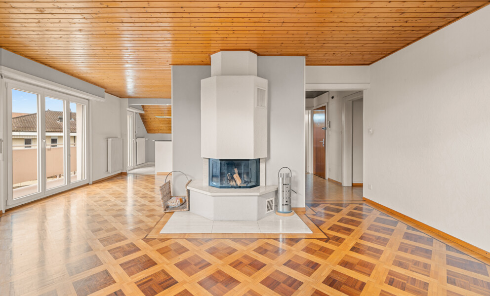 ATTIQUE A DEUX PAS DU LAC