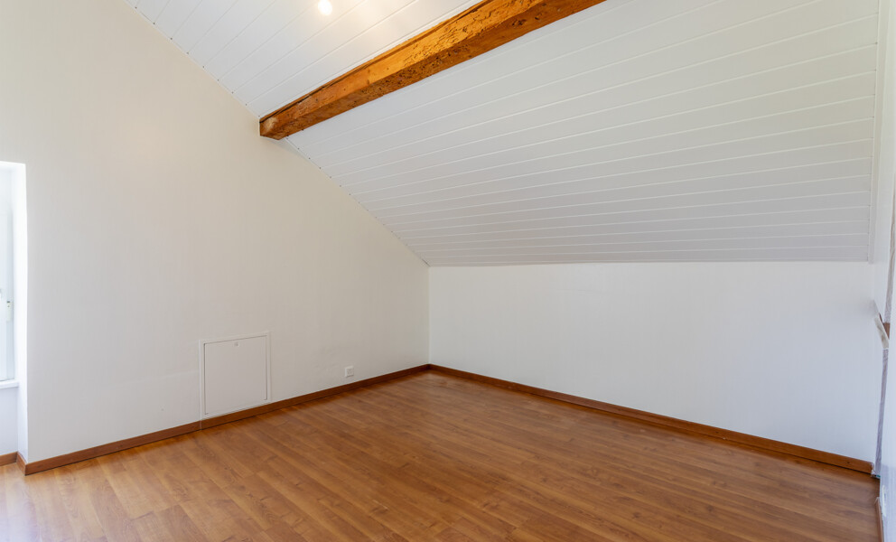 Maison d'habitation (ou locative) parfaitement située à Champagne !