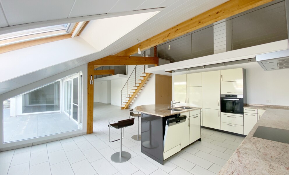 APPARTEMENT ATTIQUE AVEC TERRASSE IDEALEMENT SITUE A ORBE !