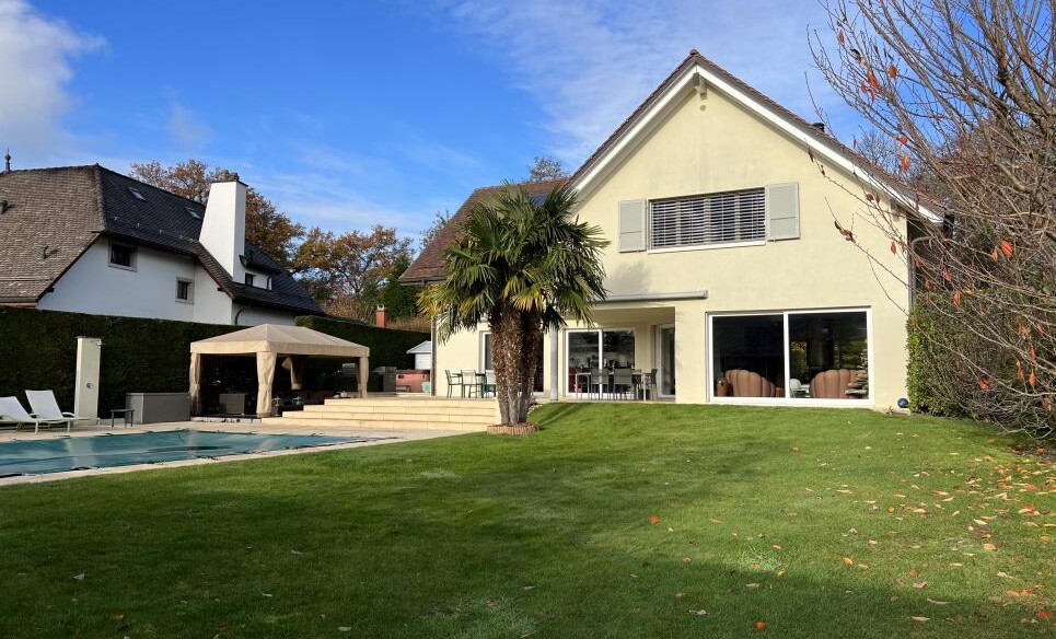 MAGNIFIQUE VILLA AU CALME PROCHE DU LAC