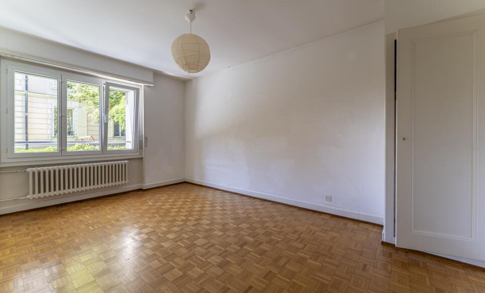 DISPONIBLE DE SUITE ! EMPLACEMENT RARE, À DEUX PAS DU CENTRE-VILLE !