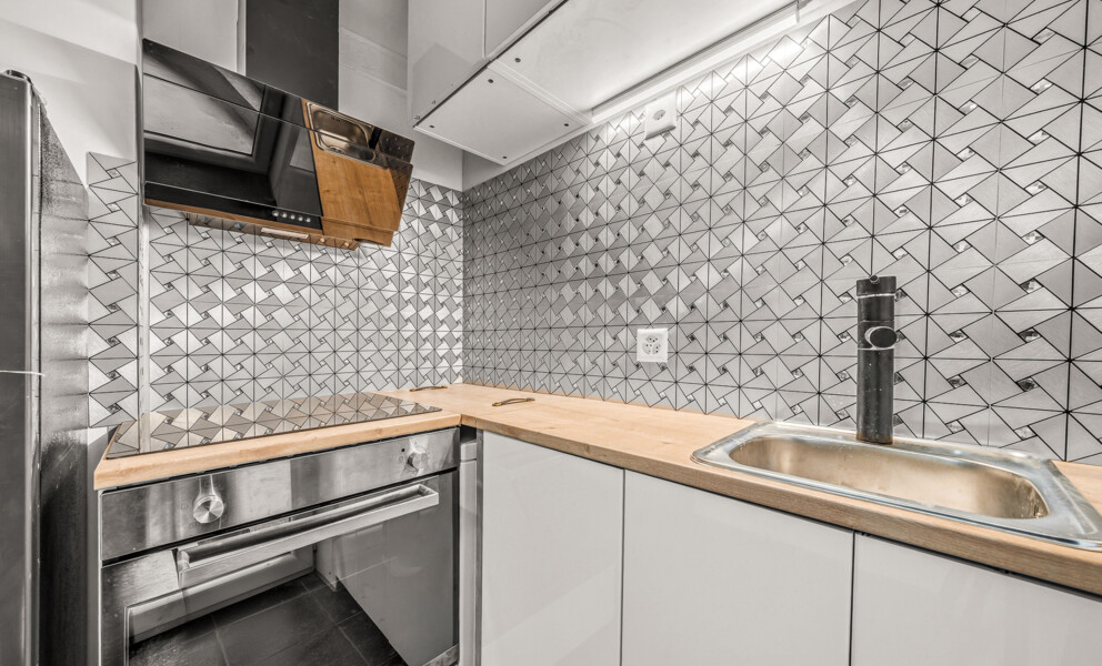 CHARMANT STUDIO RÉNOVÉ – VENDU MEUBLÉ