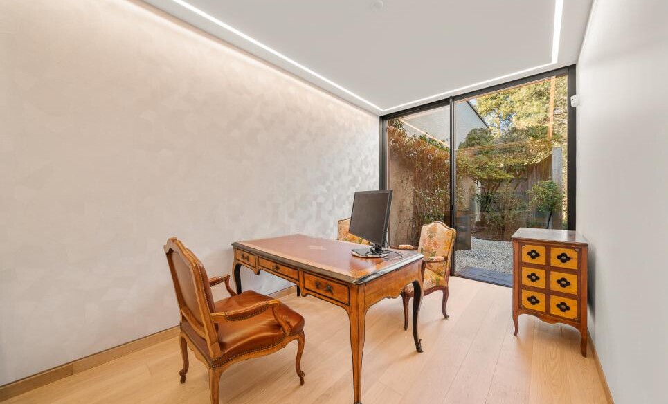 Superb Townhouse with Garden and Pool in the Heart of Chailly