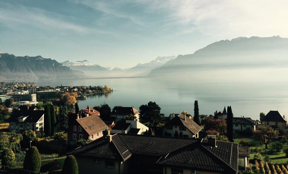 VUE IMPRENABLE À DEUX PAS DU LAC