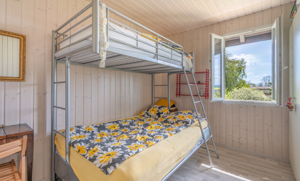 CHALET AU CALME AVEC GRAND JARDIN