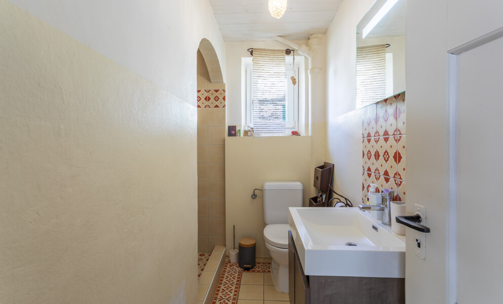 MAISON LOCATIVE (OU D'HABITATION) PARFAITEMENT SITUEE A CHAMPAGNE !