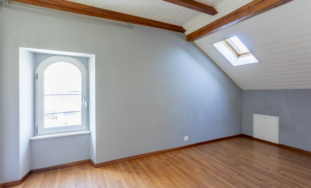 MAISON LOCATIVE (OU D'HABITATION) PARFAITEMENT SITUEE A CHAMPAGNE !
